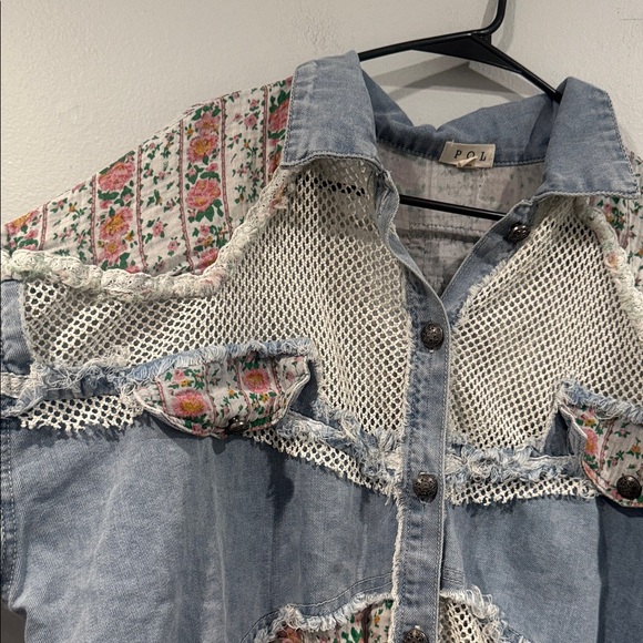 POL Denim and Cream Oversized Lightweight Floral Jean Jacket - Picture 3 of 11